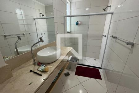 Casa à venda com 380m², 4 quartos e 3 vagasBanheiro 