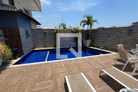 Casa à venda com 380m², 4 quartos e 3 vagasPiscina