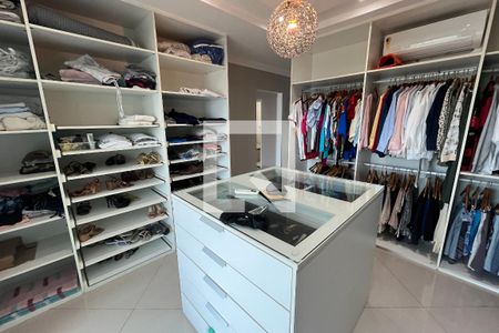 Casa à venda com 380m², 4 quartos e 3 vagasCloset - Quarto 1