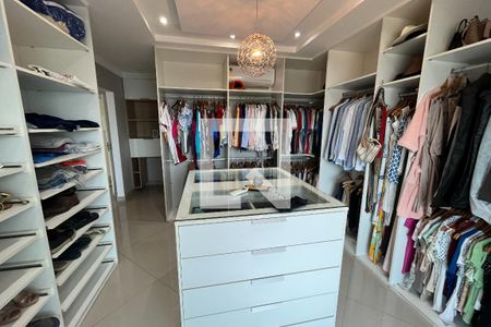 Casa à venda com 380m², 4 quartos e 3 vagasCloset - Quarto 1