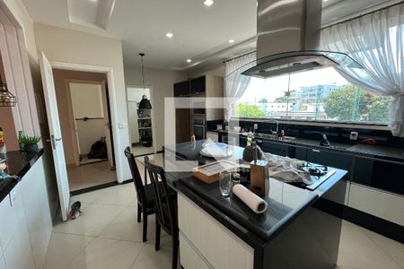 Casa à venda com 380m², 4 quartos e 3 vagasCozinha