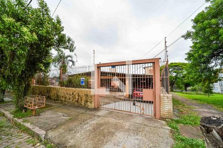 Casa à venda com 200m², 3 quartos e 4 vagas Casa à venda com 200m², 3 quartos e 4 vagasFachada