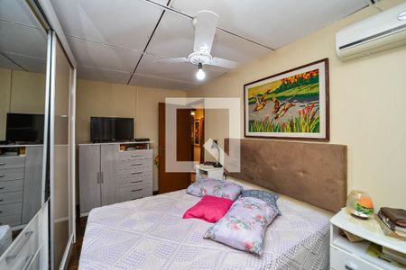 Casa à venda com 200m², 3 quartos e 4 vagas Casa à venda com 200m², 3 quartos e 4 vagasSuíte