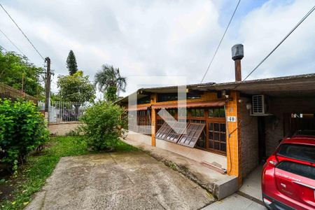 Casa à venda com 200m², 3 quartos e 4 vagas Casa à venda com 200m², 3 quartos e 4 vagasFachada Frente