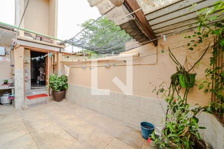 Casa à venda com 200m², 3 quartos e 4 vagas Casa à venda com 200m², 3 quartos e 4 vagasÁrea de Serviço