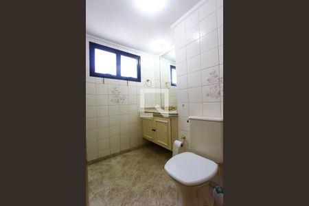 Apartamento à venda com 250m², 4 quartos e 3 vagasBanheiro da Suíte 1