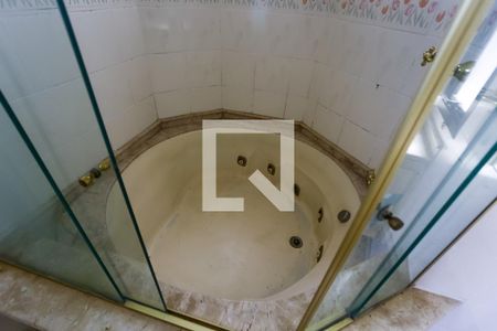 Apartamento à venda com 250m², 4 quartos e 3 vagasBanheiro da Suíte 3