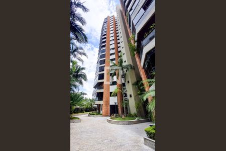 Apartamento à venda com 250m², 4 quartos e 3 vagasFachada