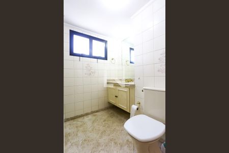 Apartamento à venda com 250m², 4 quartos e 3 vagasBanheiro da Suíte 1