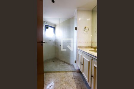 Apartamento à venda com 250m², 4 quartos e 3 vagasBanheiro da Suíte 2