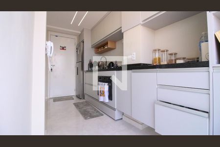 Sala/Cozinha de apartamento para alugar com 1 quarto, 56m² em Vila Santa Clara, São Paulo