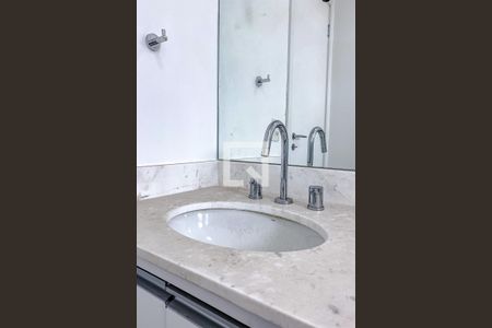 Apartamento à venda com 128m², 3 quartos e 2 vagasBanheiro da Suíte 1