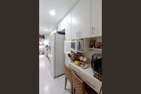 Apartamento à venda com 98m², 3 quartos e 2 vagas Apartamento à venda com 98m², 3 quartos e 2 vagasCozinha