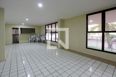 Apartamento à venda com 98m², 3 quartos e 2 vagas Apartamento à venda com 98m², 3 quartos e 2 vagasÁrea comum - Salão de festas