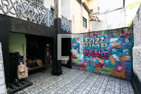 Casa à venda com 100m², 3 quartos e sem vaga Casa à venda com 100m², 3 quartos e sem vagaQuintal