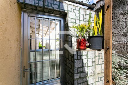 Casa à venda com 100m², 3 quartos e sem vaga Casa à venda com 100m², 3 quartos e sem vagaEntrada