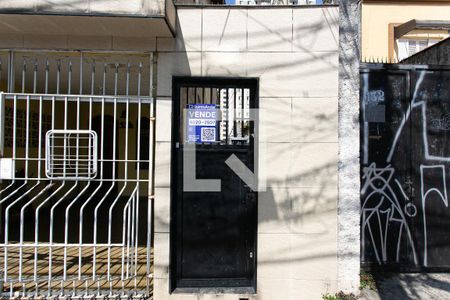 Casa à venda com 100m², 3 quartos e sem vaga Casa à venda com 100m², 3 quartos e sem vagaFachada
