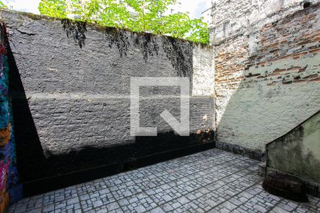 Casa à venda com 100m², 3 quartos e sem vaga Casa à venda com 100m², 3 quartos e sem vagaQuintal