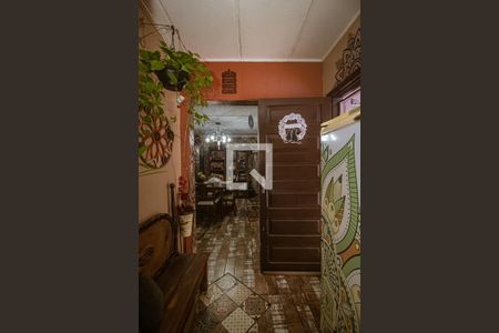 Casa à venda com 170m², 4 quartos e 3 vagas Casa à venda com 170m², 4 quartos e 3 vagasÁrea de Serviço