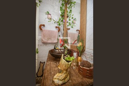 Casa à venda com 170m², 4 quartos e 3 vagas Casa à venda com 170m², 4 quartos e 3 vagasBanheiro 2