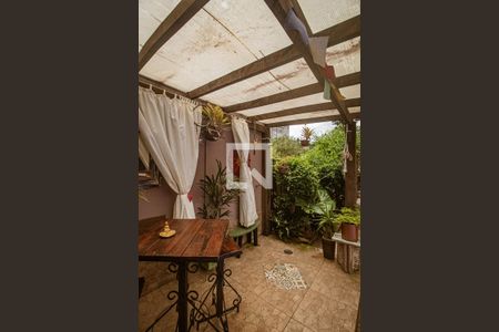 Casa à venda com 170m², 4 quartos e 3 vagas Casa à venda com 170m², 4 quartos e 3 vagasÁrea comum - Piscina