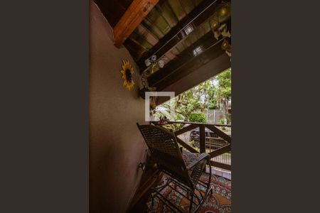 Casa à venda com 170m², 4 quartos e 3 vagas Casa à venda com 170m², 4 quartos e 3 vagasVaranda