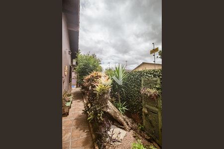 Casa à venda com 170m², 4 quartos e 3 vagas Casa à venda com 170m², 4 quartos e 3 vagasQuintal