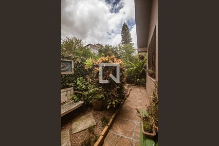 Casa à venda com 170m², 4 quartos e 3 vagas Casa à venda com 170m², 4 quartos e 3 vagasQuintal