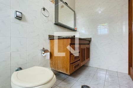 Casa à venda com 300m², 4 quartos e 6 vagasBanheiro da Suíte 4