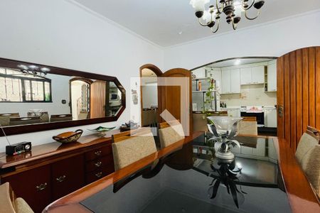 Casa à venda com 300m², 4 quartos e 6 vagasCozinha