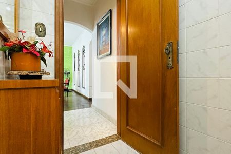 Casa à venda com 300m², 4 quartos e 6 vagasLavabo 1