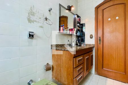 Casa à venda com 300m², 4 quartos e 6 vagasBanheiro da Suíte 1