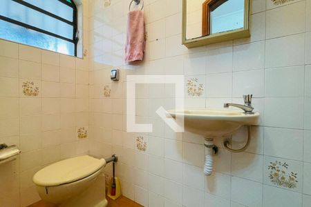 Casa à venda com 300m², 4 quartos e 6 vagasLavabo 2