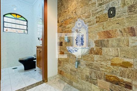 Casa à venda com 300m², 4 quartos e 6 vagasLavabo 1