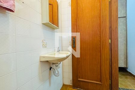 Casa à venda com 300m², 4 quartos e 6 vagasLavabo 2