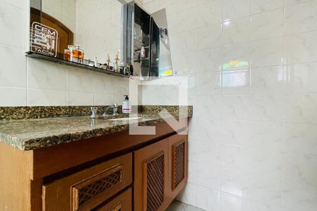 Casa à venda com 300m², 4 quartos e 6 vagasBanheiro da Suíte 2