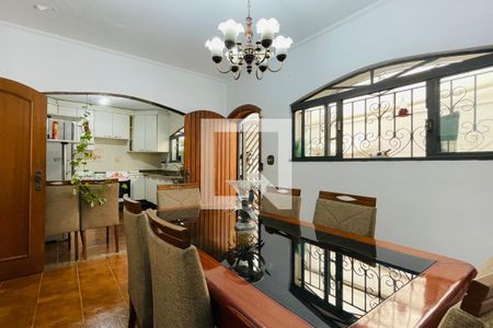 Casa à venda com 300m², 4 quartos e 6 vagasCozinha