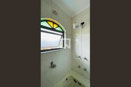 Casa à venda com 300m², 4 quartos e 6 vagasBanheiro da Suíte 2