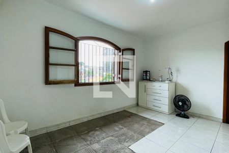 Casa à venda com 300m², 4 quartos e 6 vagasSuíte 2