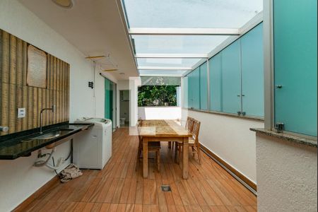 Apartamento para alugar com 116m², 2 quartos e 2 vagas Apartamento para alugar com 116m², 2 quartos e 2 vagasVaranda