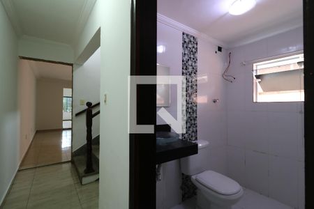 Casa à venda com 227m², 3 quartos e 3 vagasCorredor piso inferior