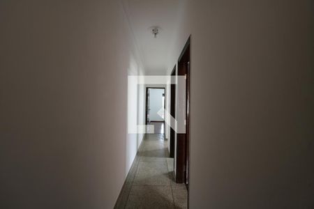 Casa à venda com 227m², 3 quartos e 3 vagasCorredor piso superior