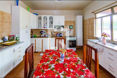 Casa à venda com 250m², 3 quartos e 8 vagasCozinha