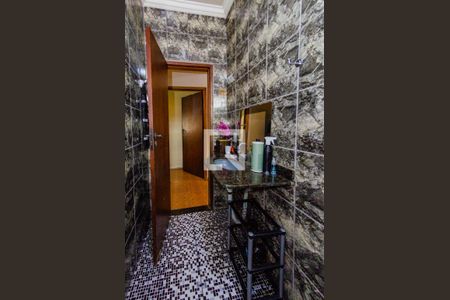 Casa à venda com 250m², 3 quartos e 8 vagasBanheiro