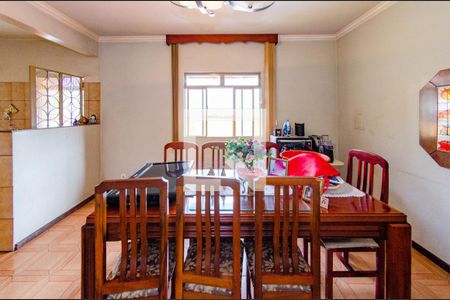 Casa à venda com 250m², 3 quartos e 8 vagasSala de jantar