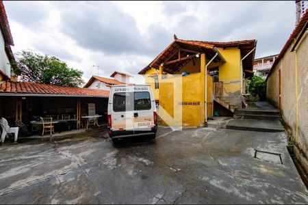 Casa à venda com 250m², 3 quartos e 8 vagasQuintal