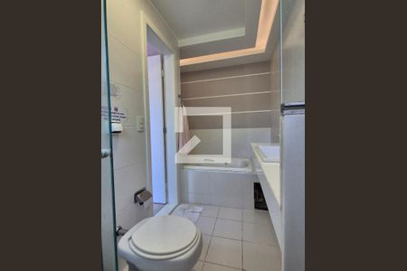 Casa para alugar com 240m², 3 quartos e 2 vagas Casa para alugar com 240m², 3 quartos e 2 vagasBanheiro da Suíte 2