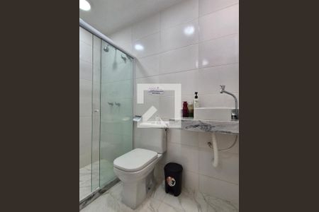 Casa para alugar com 240m², 3 quartos e 2 vagas Casa para alugar com 240m², 3 quartos e 2 vagasBanheiro da Suíte 1