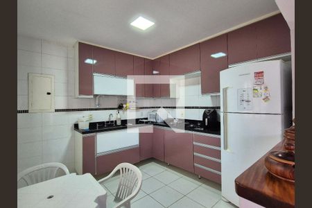 Casa para alugar com 240m², 3 quartos e 2 vagas Casa para alugar com 240m², 3 quartos e 2 vagasCozinha