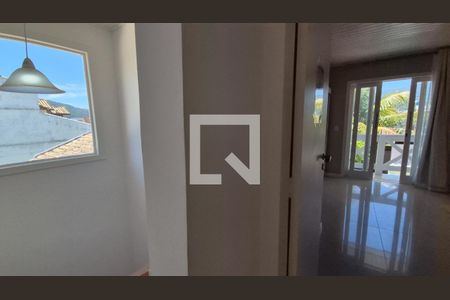 Casa para alugar com 240m², 3 quartos e 2 vagas Casa para alugar com 240m², 3 quartos e 2 vagasHall